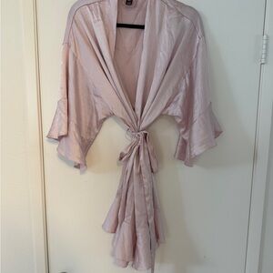 VICTORIAS SECRET SATIN ROBE